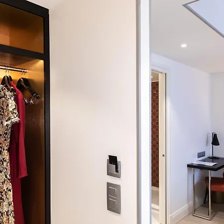 Dress Code Hotel Parigi