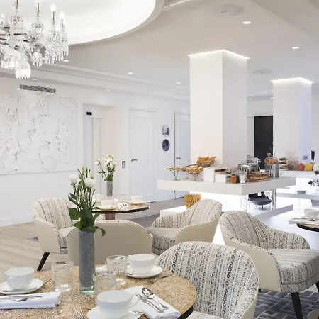 Dress Code Hotel Parigi