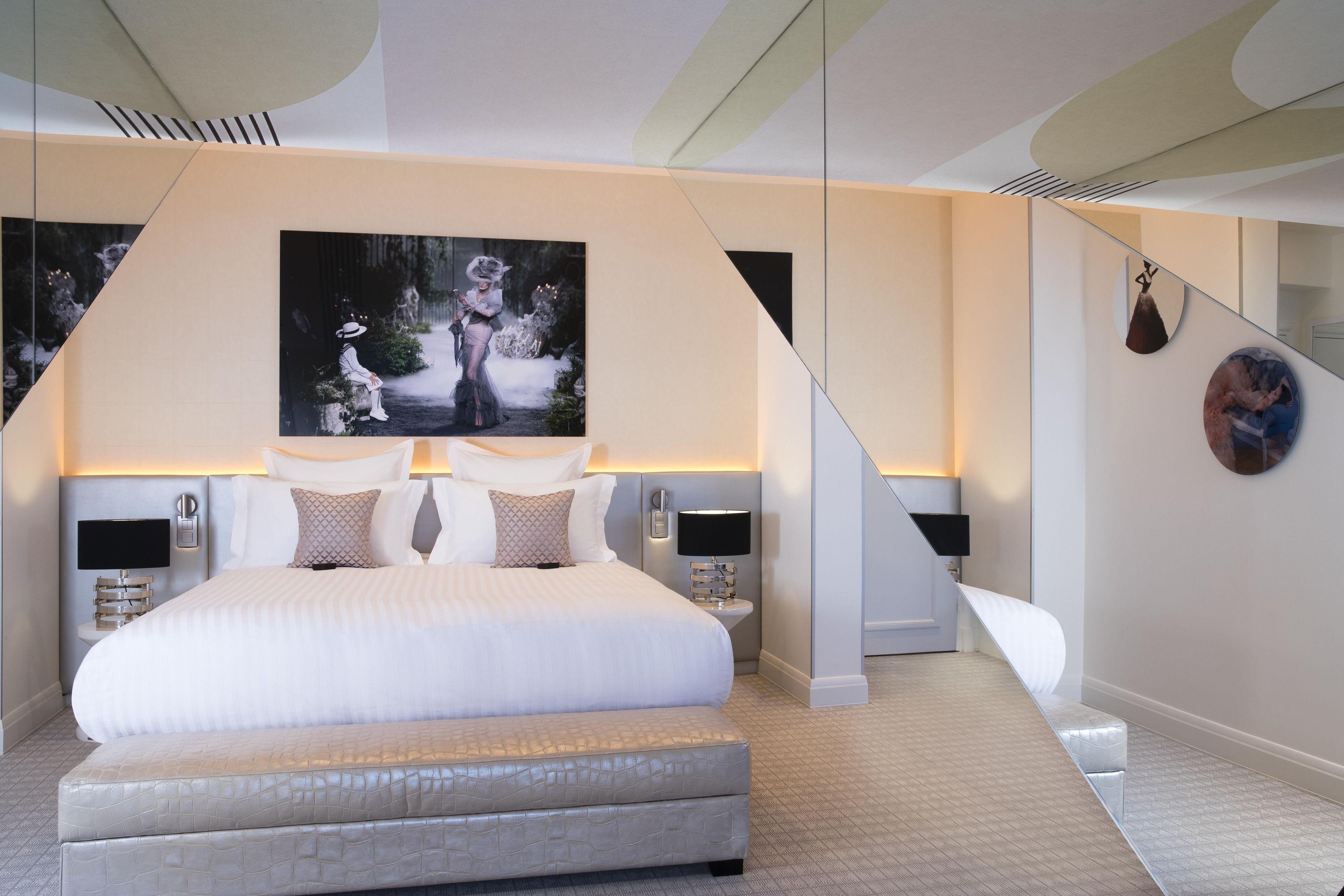 Hotel Dress Code Paris