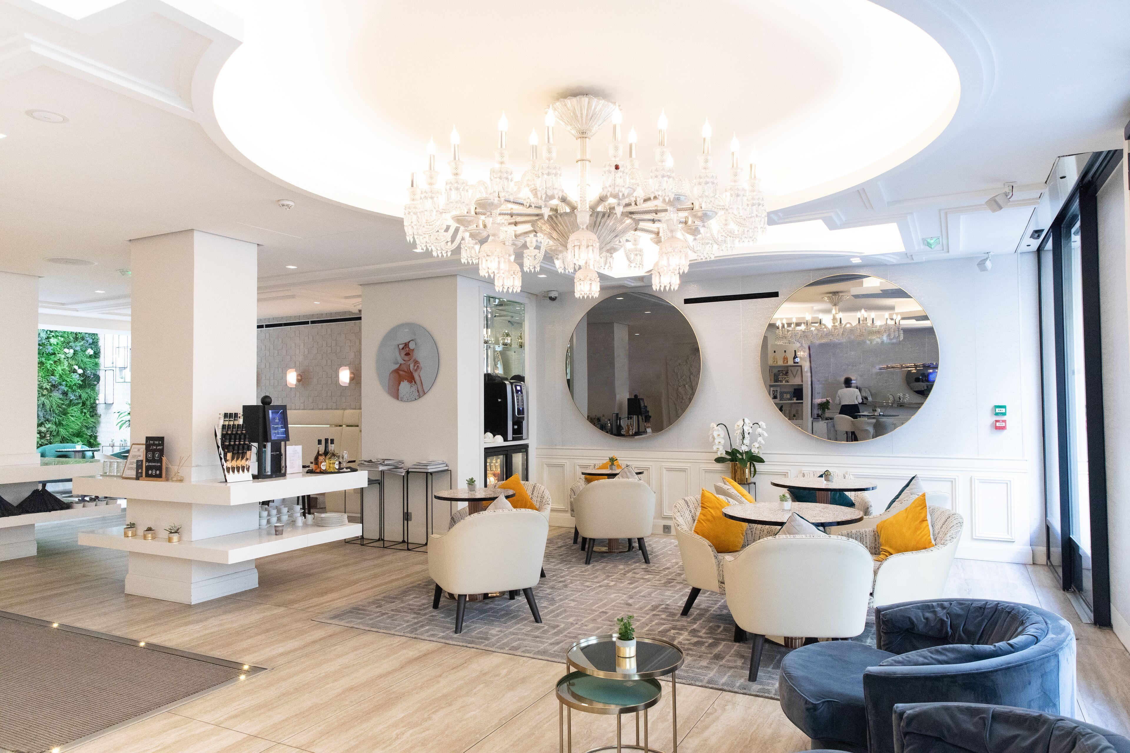 Hotel Dress Code Paris